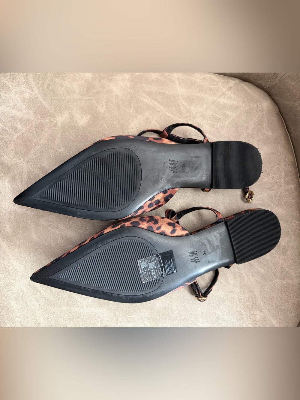 H&M Leopard Print T Strap Pointed-Toe Ankle Strap Flats - Brown/Black - Picture 6 of 6